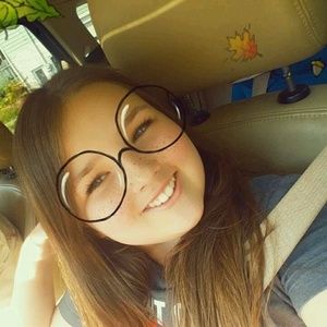 Meet your Posher, Bella